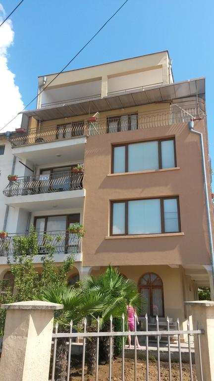 Къща За Гости Кадиеви Primorsko Exterior foto